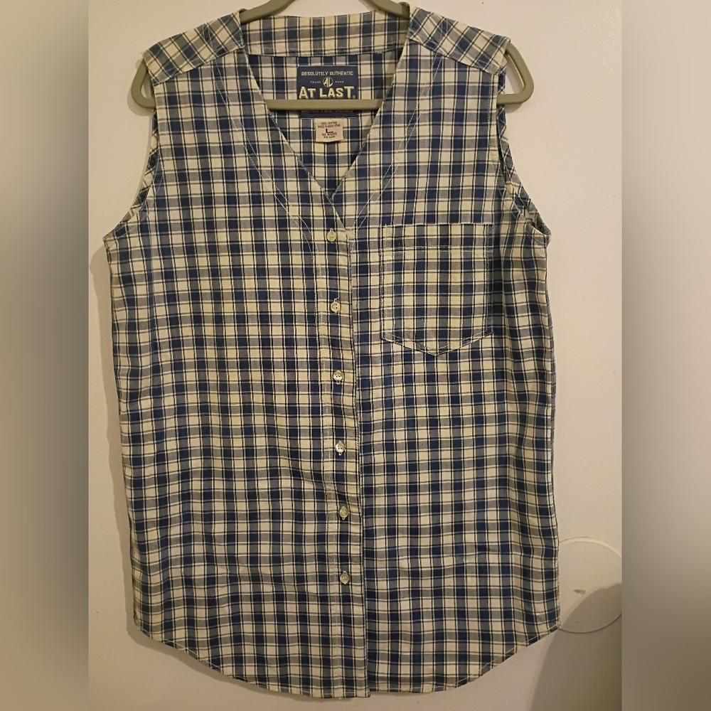 VTG At Last Women's Blue and White Sleeveless Shirt Sz L
